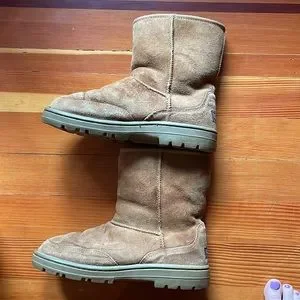 UGG | Shoes | Mens Ugg Boots Worn Only A Few Times Good  display picture 3